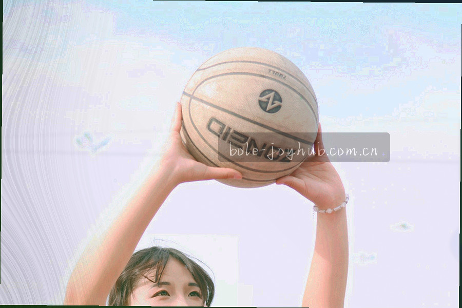 包装结构剖面线稿，标注外形尺寸、承重方向与接口位置，叠加浅色网格与刻度